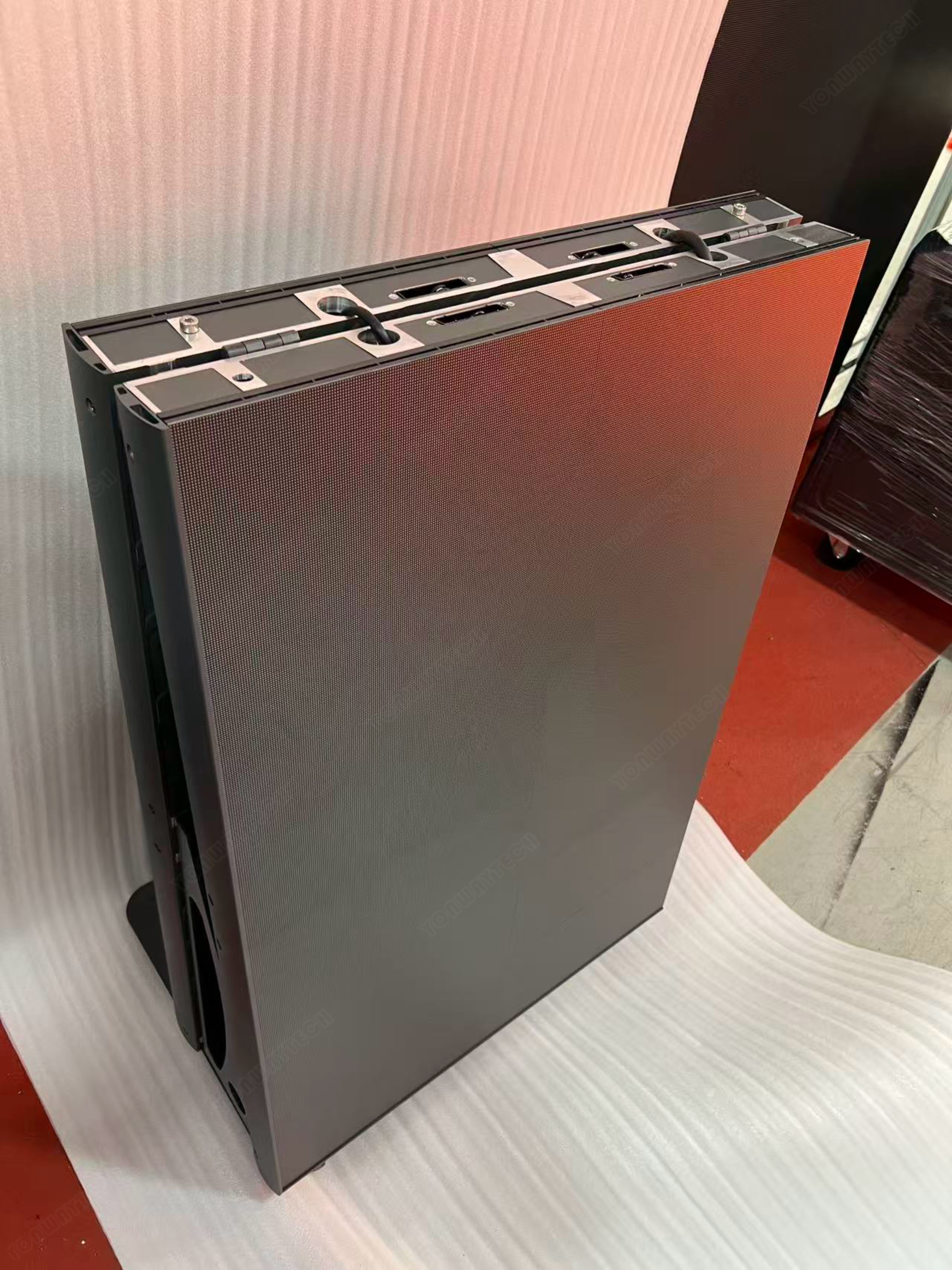 https://www.yonwaytech.com/all-in-one-plugplaying-ledposter/