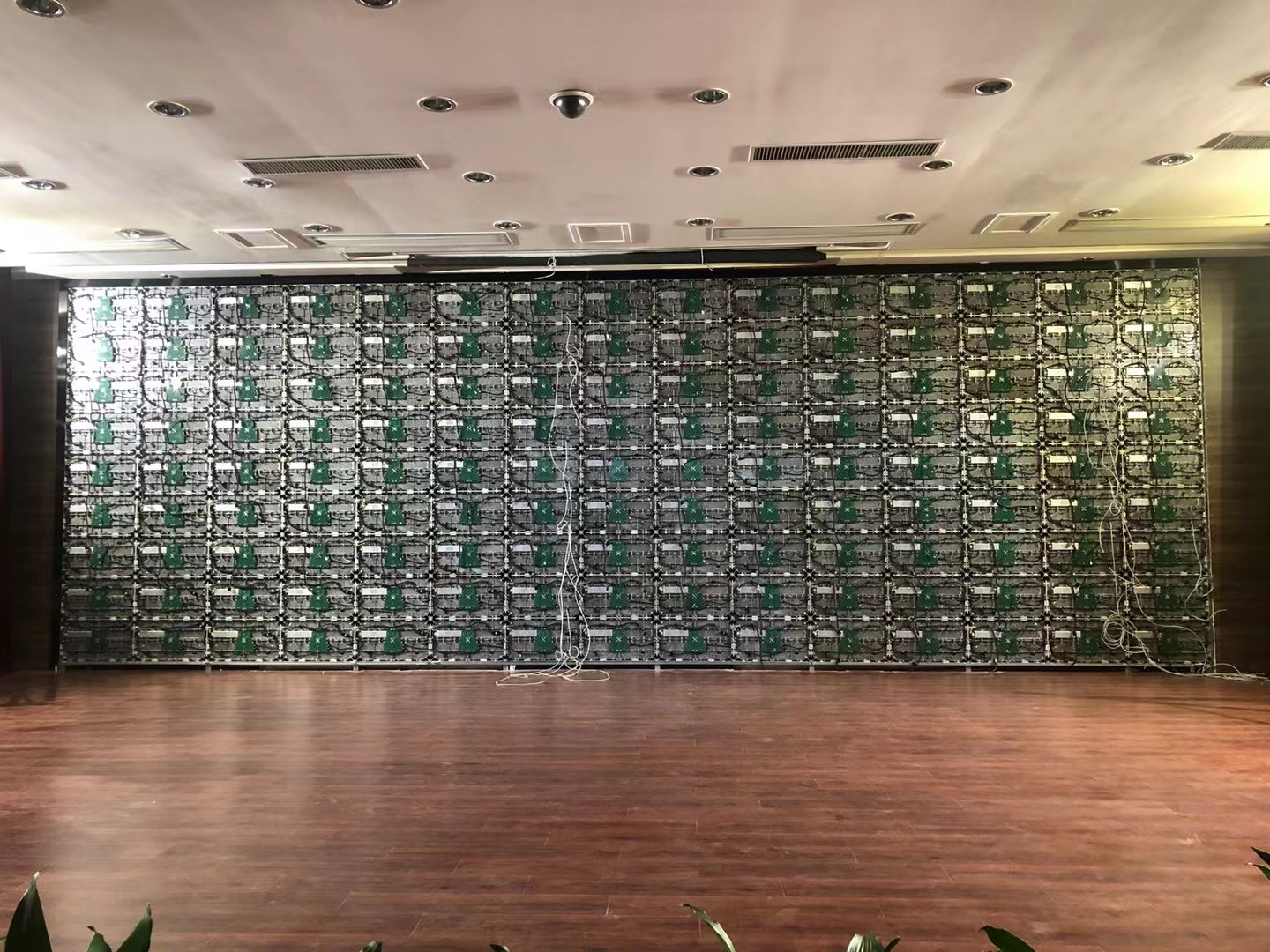 Shenzhen හොඳම led display factory p0.9375 fine pitch led display
